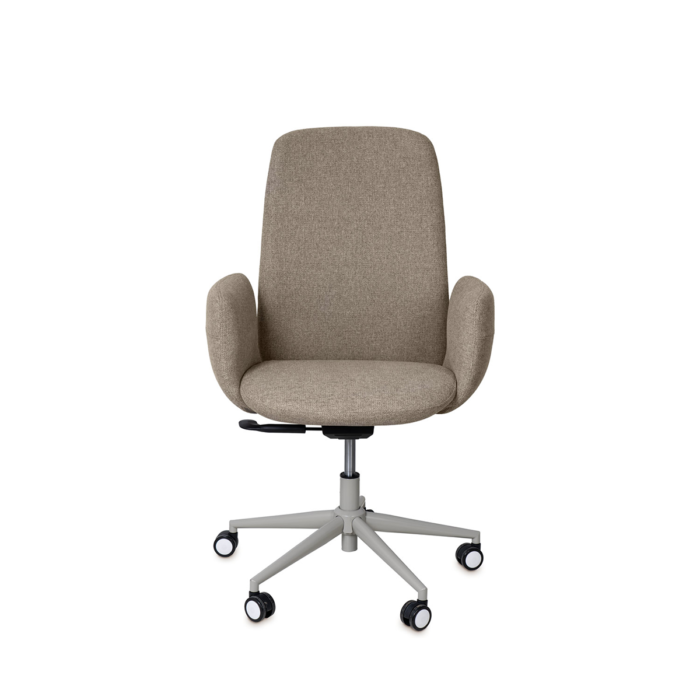 Silla de oficina British Taupe con giro 360º, ajuste de altura y respaldo reclinable. Diseño elegante y ergonómico para trabajo y home office.