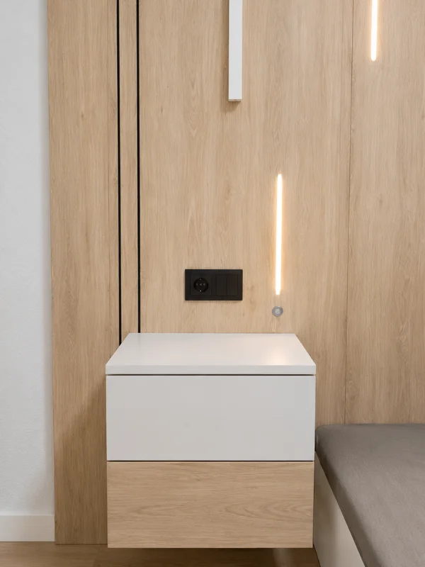 Dormitorio a Medida con Panelado de Madera y luz LED (1)