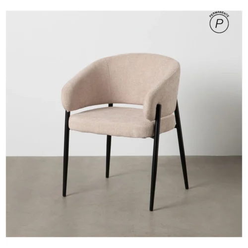 silla tapizada beige con brazos