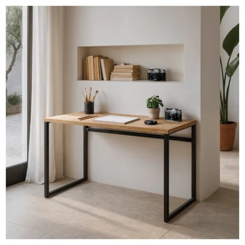 escritorio de madera y metal