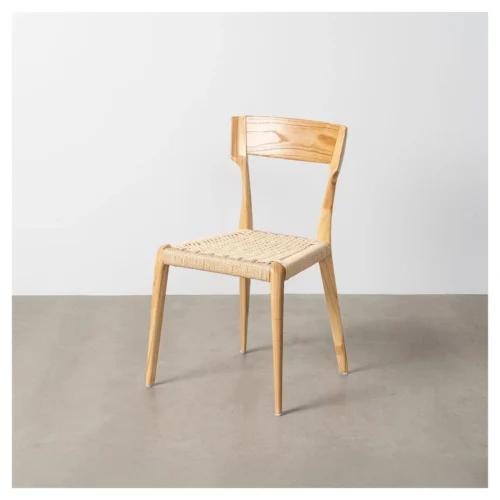 silla de madera y cuerda