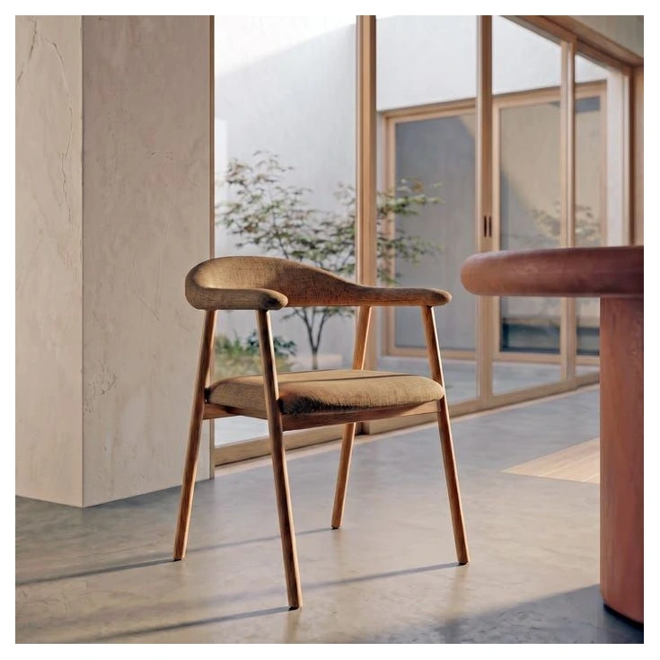 silla con brazos beige