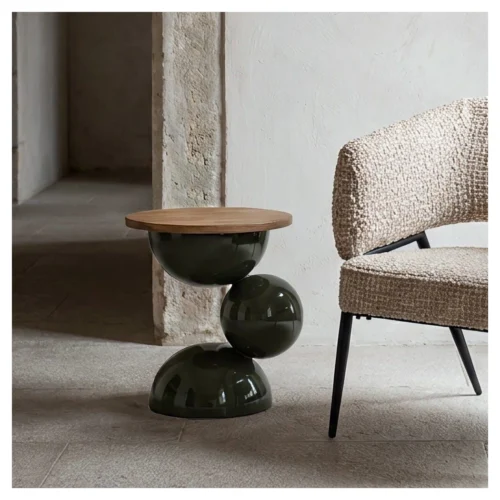 mesa auxiliar verde y madera
