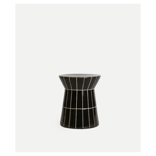mesa auxiliar de ceramica negra