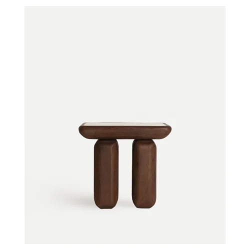 mesa auxiliar de madera oscura