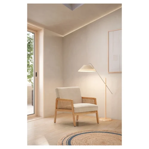 sillon madera y ratan beige