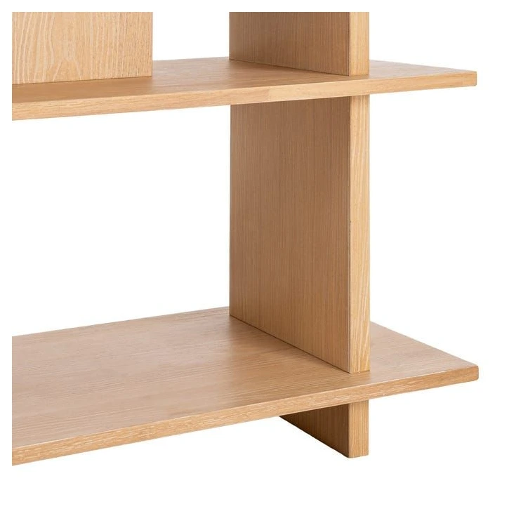 estanteria de madera natural