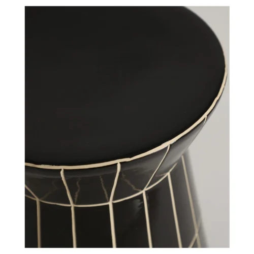 mesa auxiliar de ceramica negra