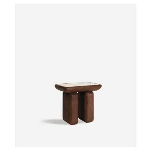 mesa auxiliar de madera oscura