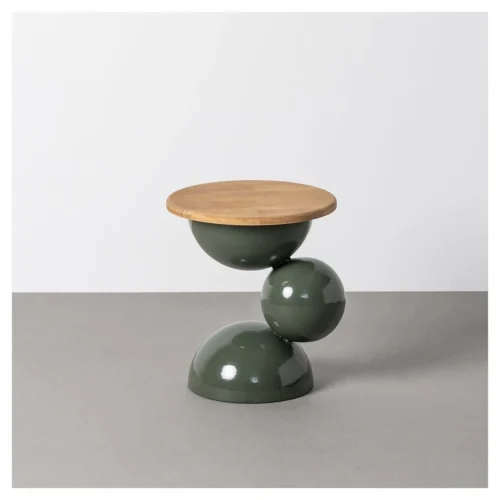 mesa auxiliar verde y madera