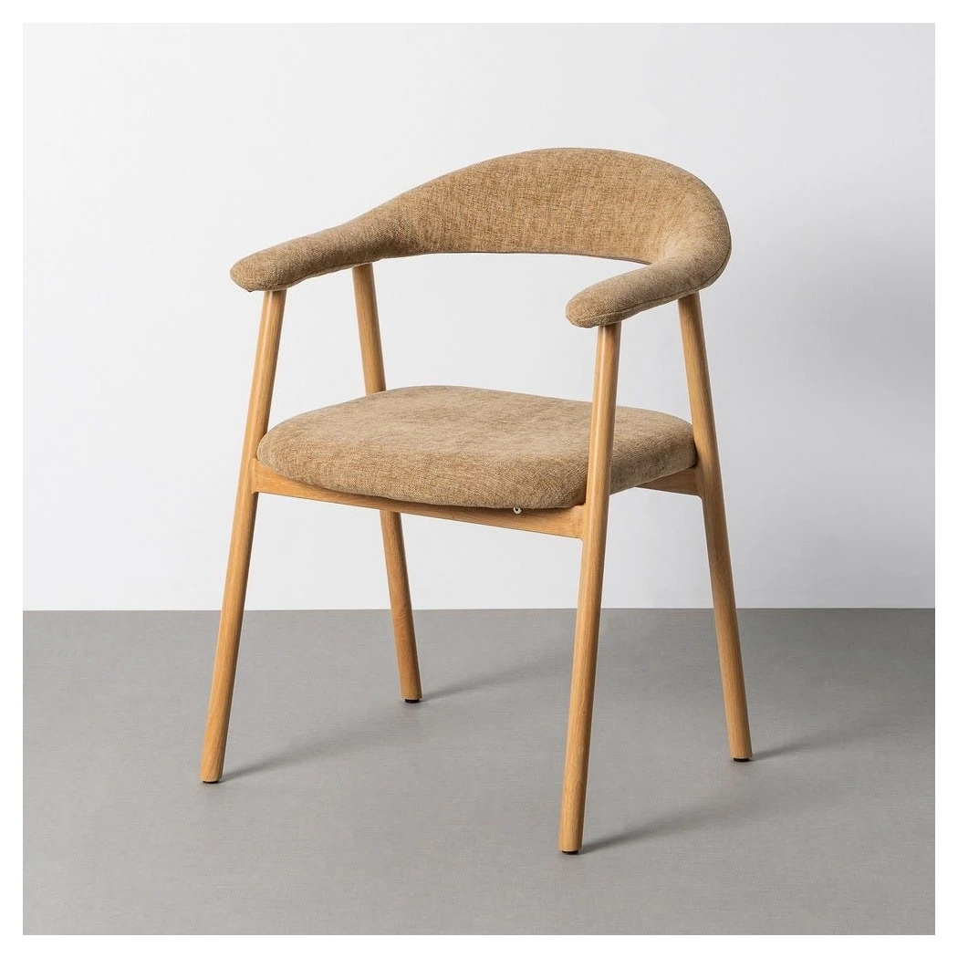 silla con brazos beige