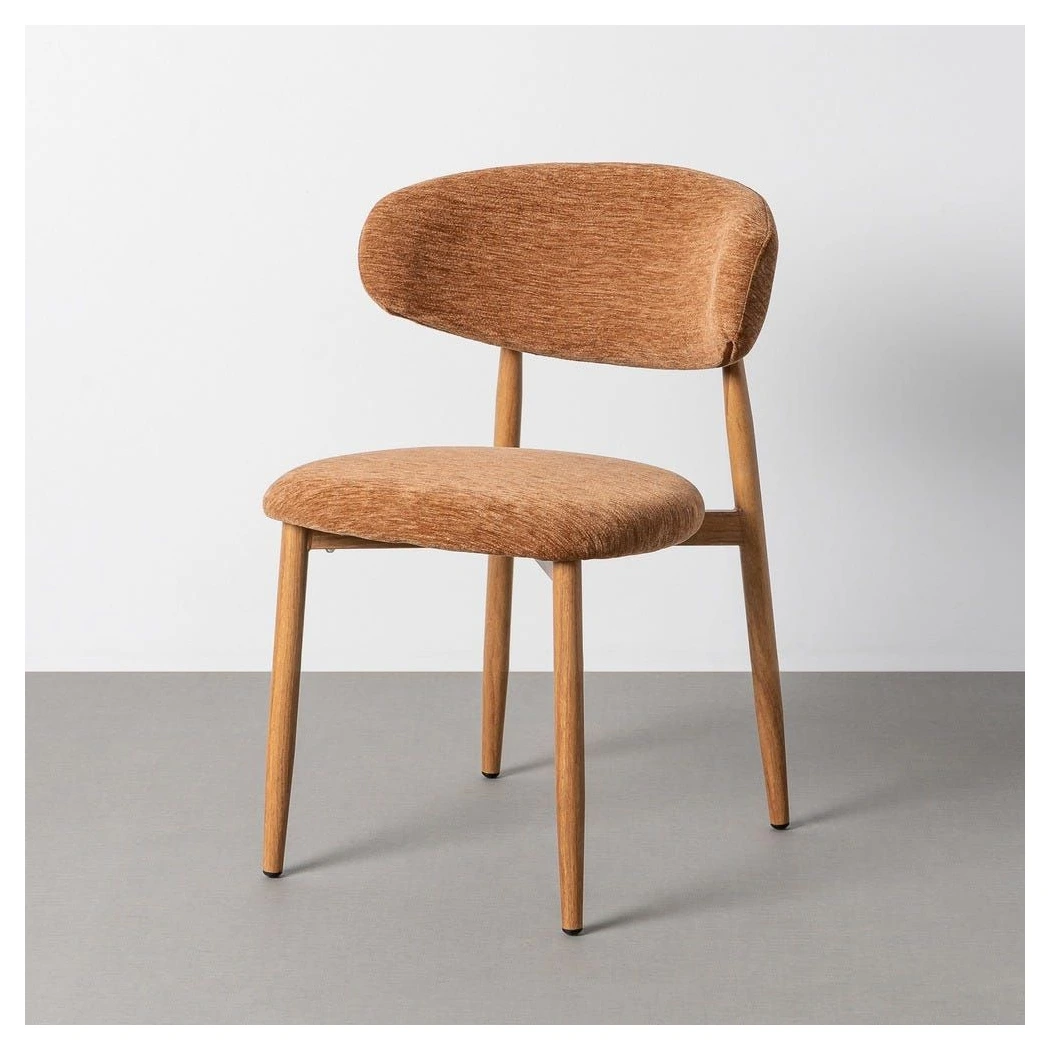 silla tapizada color melocotón