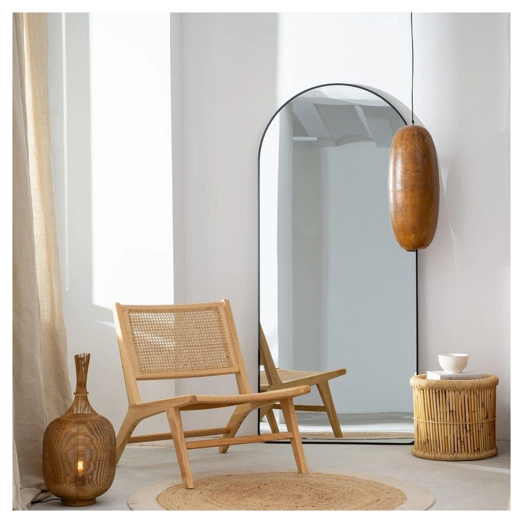 sillon bajo de madera y ratan