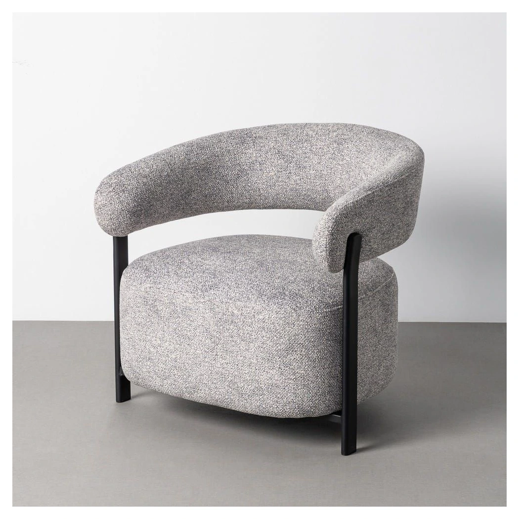 sillón tapizado gris y negro