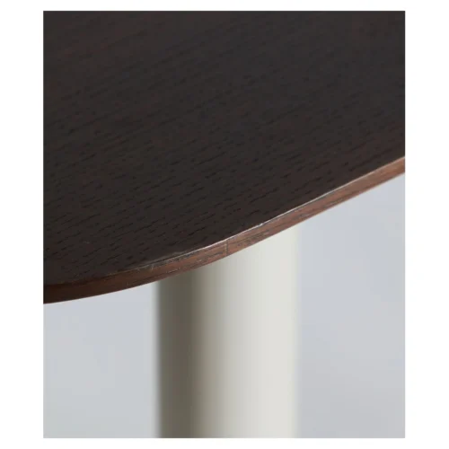 mesa comedor sobre oscuro