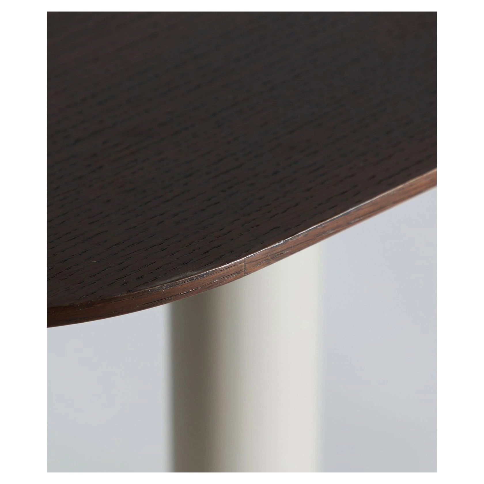 mesa comedor sobre oscuro