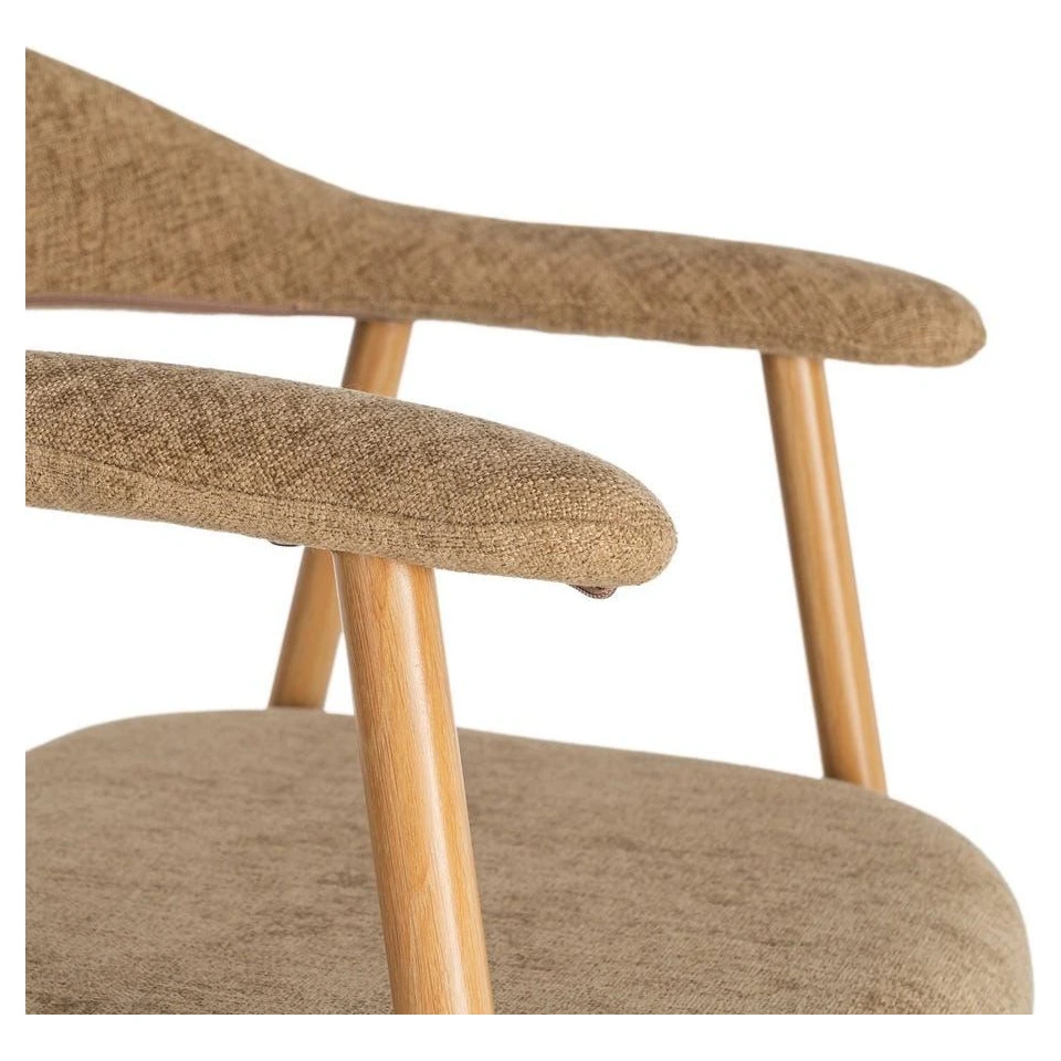 silla con brazos beige