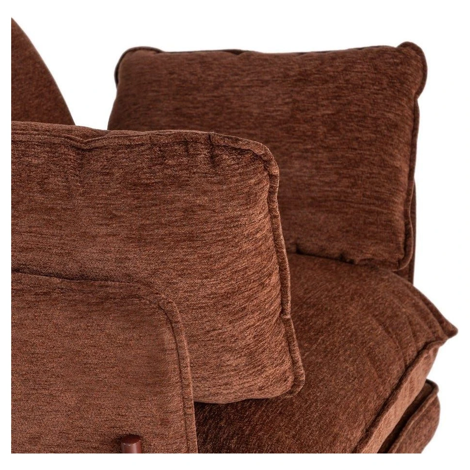 sillón tapizado marrón oscuro