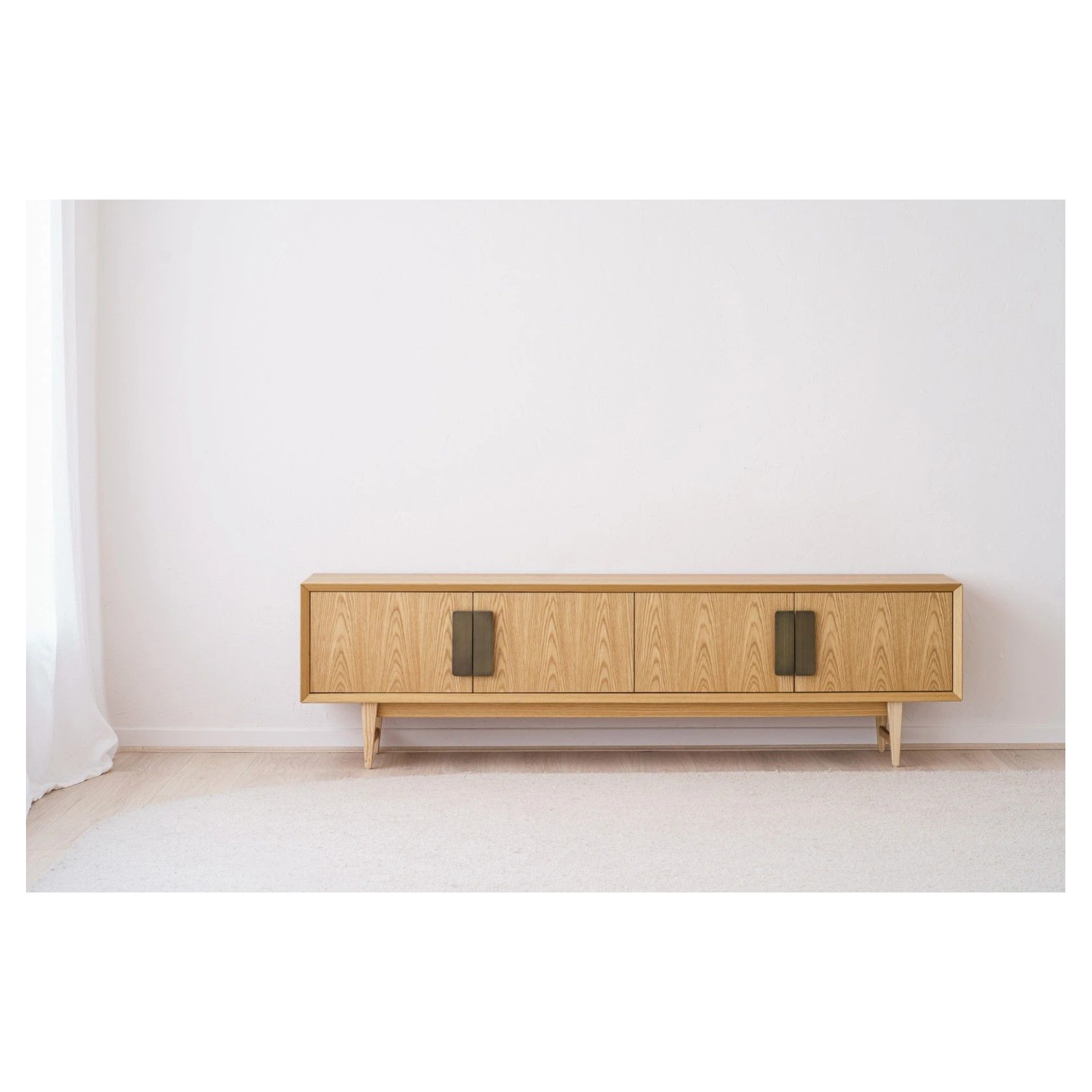 mueble tv roble y laton