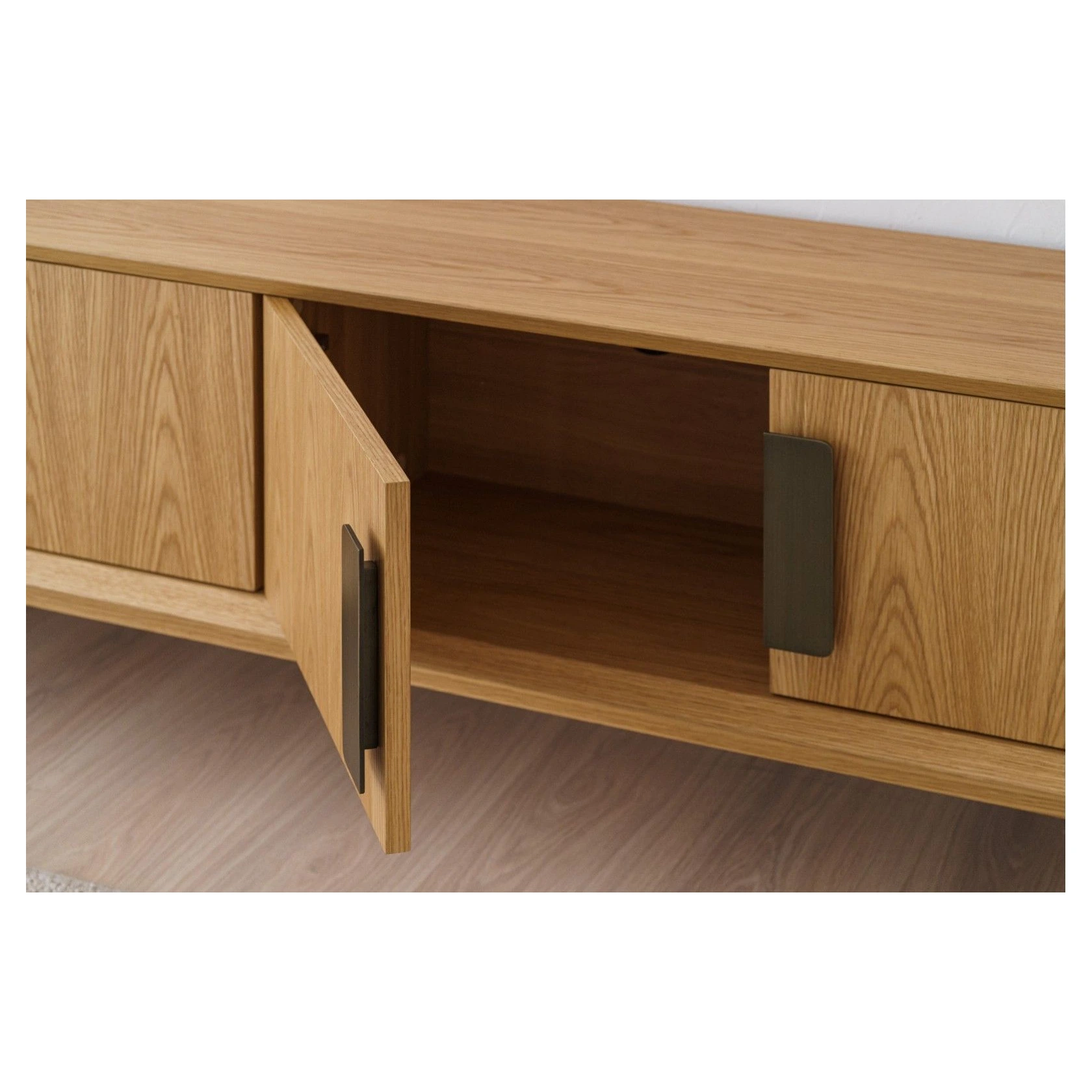 mueble tv roble y laton