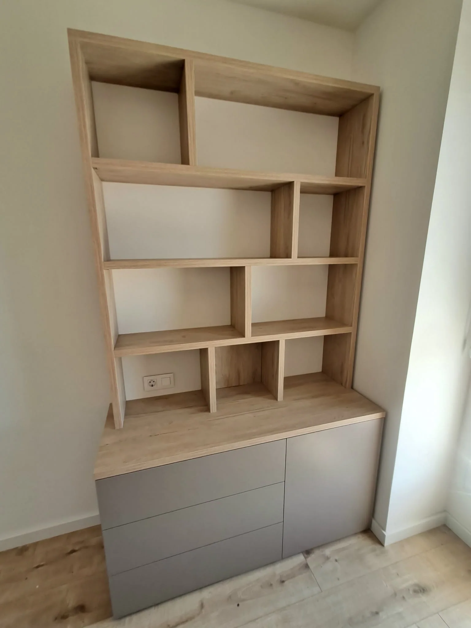 Mobiliario a medida para dormitorio y estudio